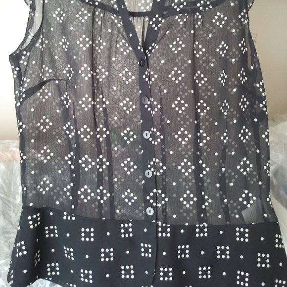 Worthington JC Penny Geometric print shell XS - Picture 2 of 2